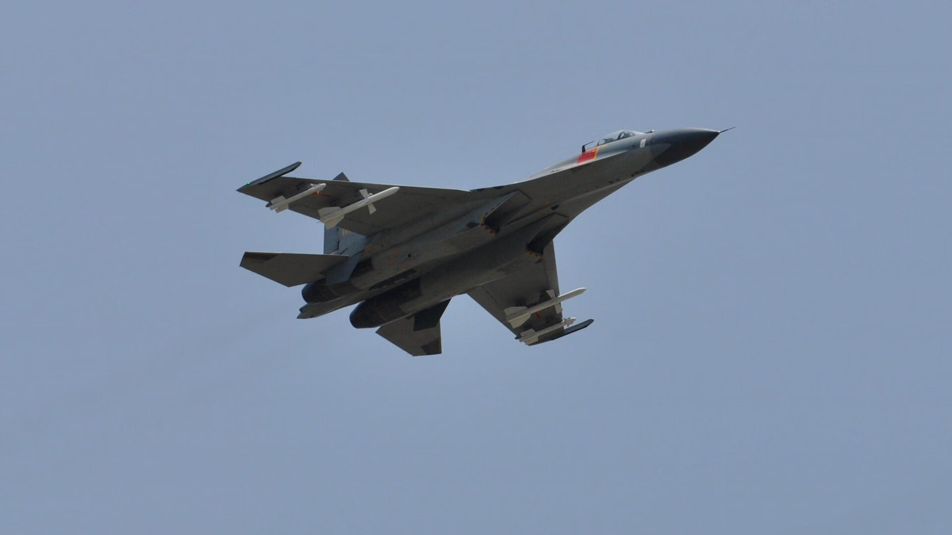 【电子判罚的争议】VAR是否降低了裁判误判率?,var裁判有几个